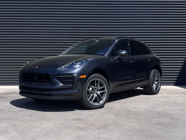 2026 PORSCHE Macan