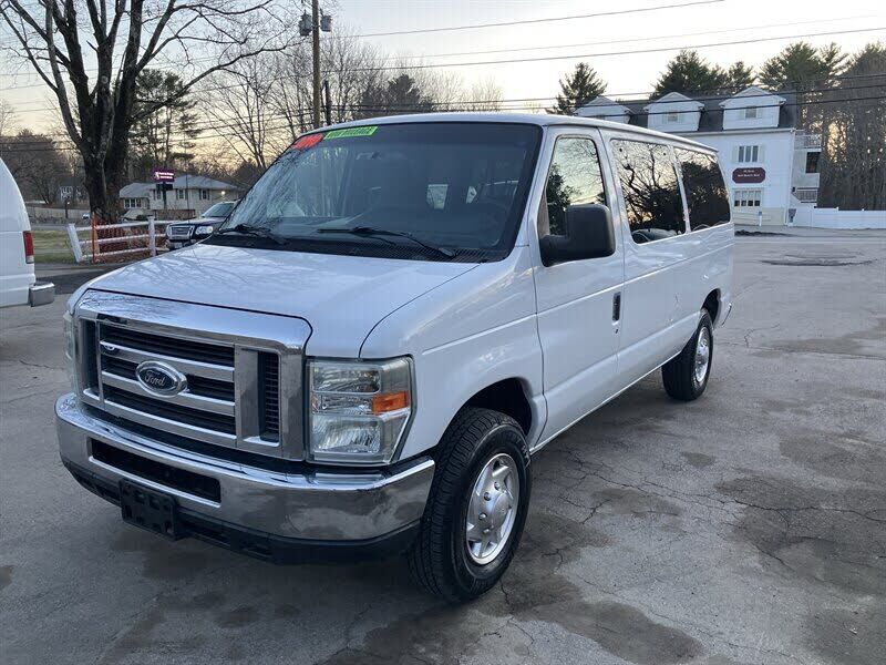2010 FORD E-350