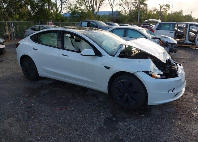 2025 TESLA Model 3