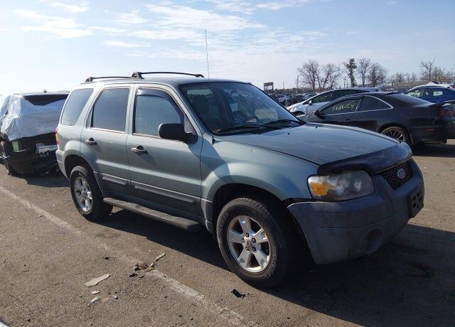 2005 FORD Escape