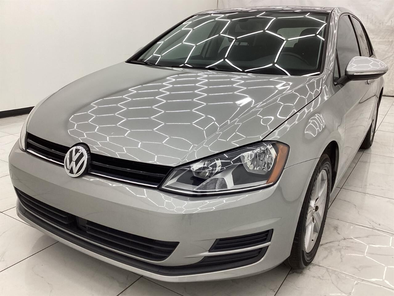 2017 VOLKSWAGEN Golf