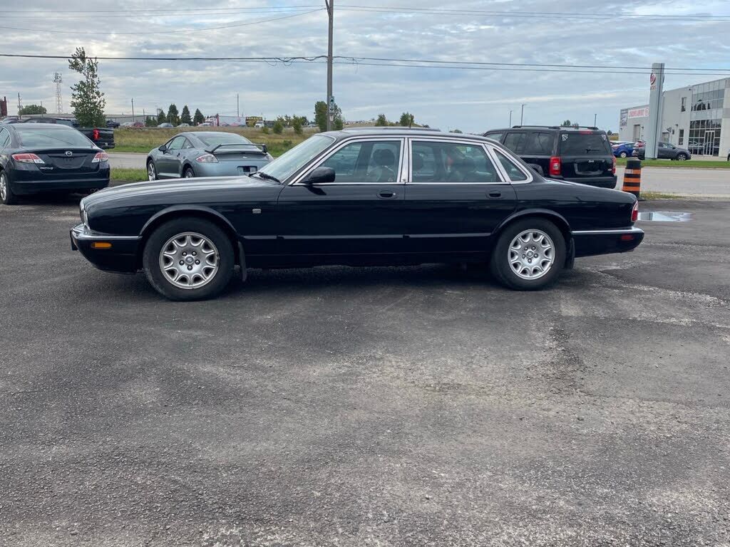 Jaguar XJ8
