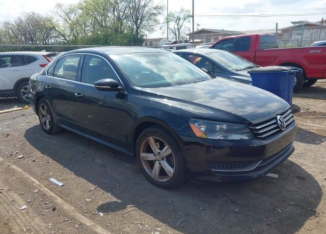 2012 VOLKSWAGEN Passat
