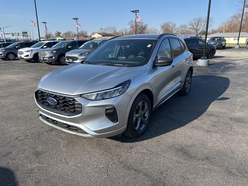2024 FORD Escape