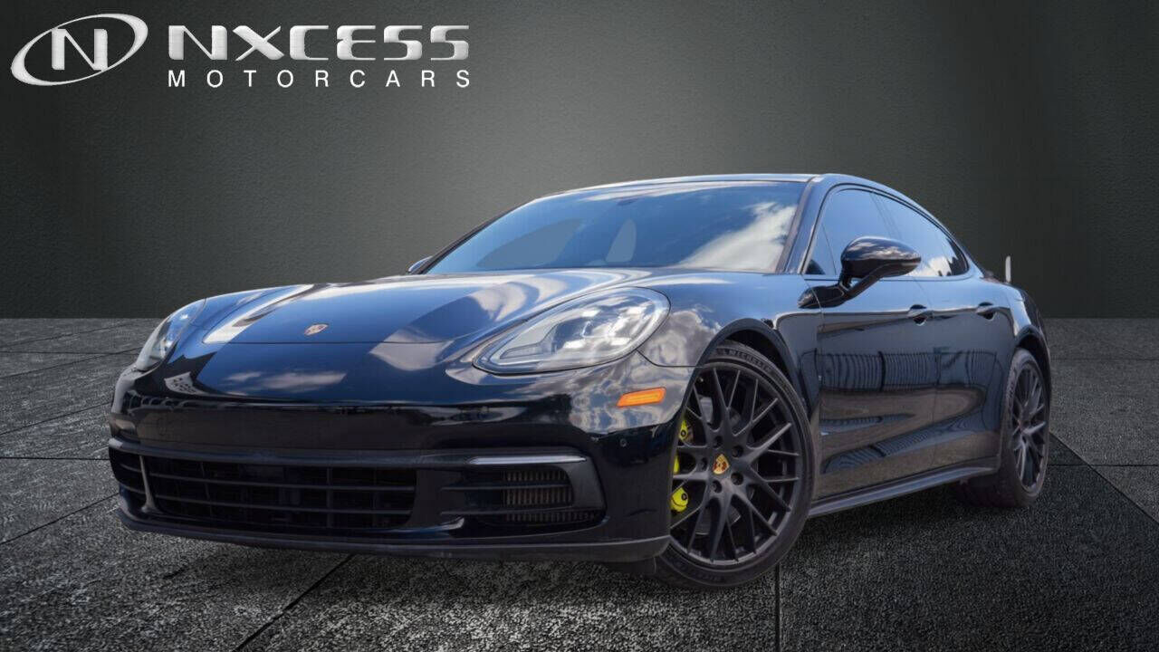 2018 PORSCHE Panamera