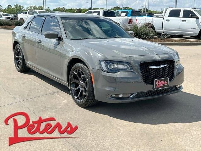 2019 CHRYSLER 300