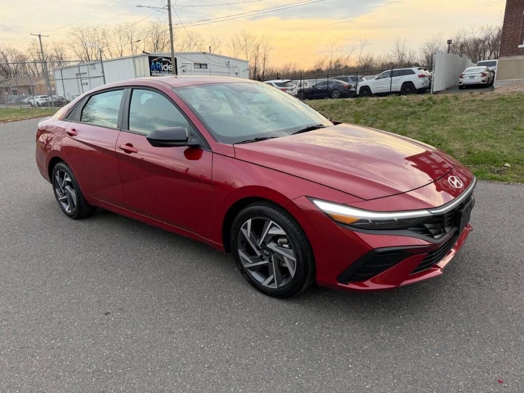 2025 HYUNDAI Elantra