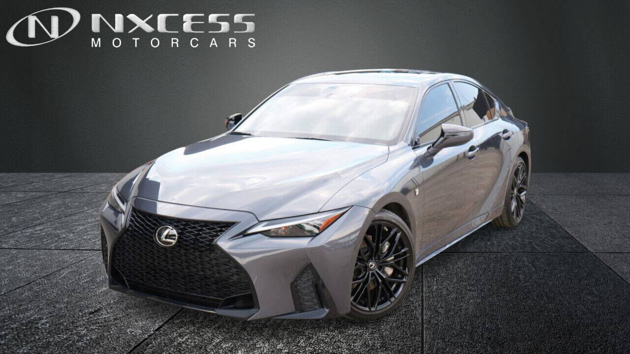 2022 LEXUS IS