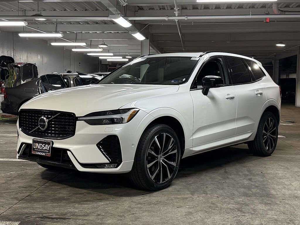 2023 VOLVO XC60
