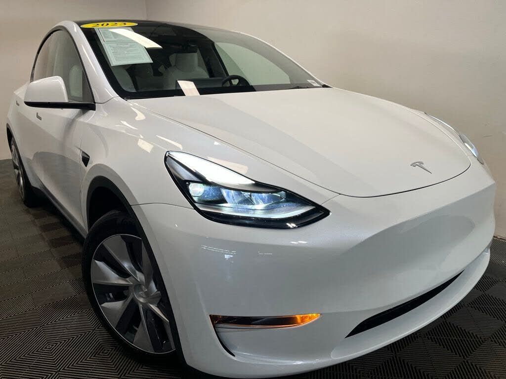 2023 TESLA Model Y
