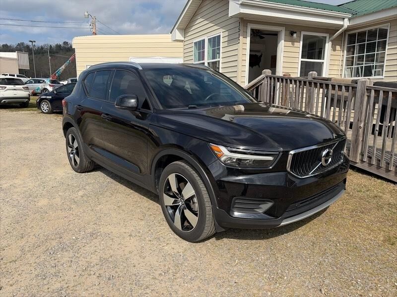 2019 VOLVO XC40