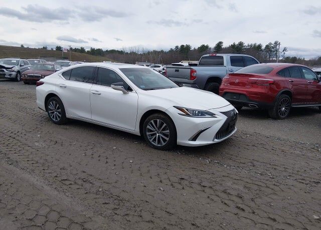 2020 LEXUS ES