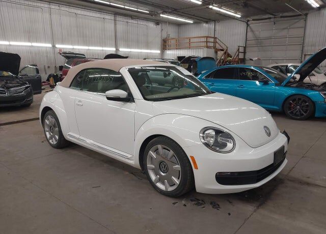 2015 VOLKSWAGEN Beetle