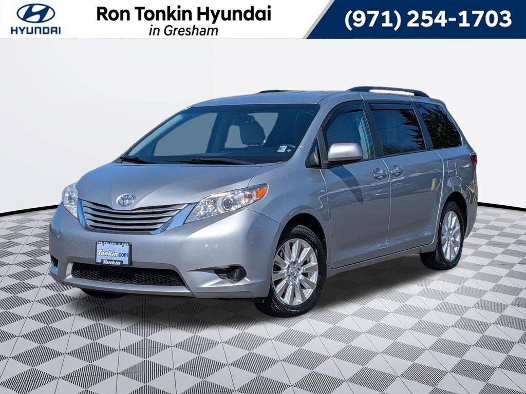 2017 TOYOTA Sienna
