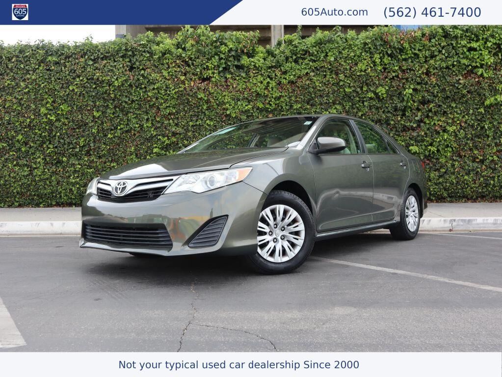 2014 TOYOTA Camry