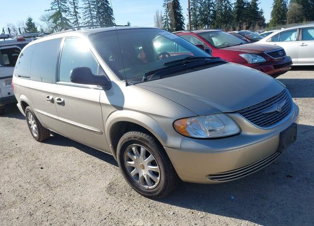 2002 CHRYSLER Town and Country