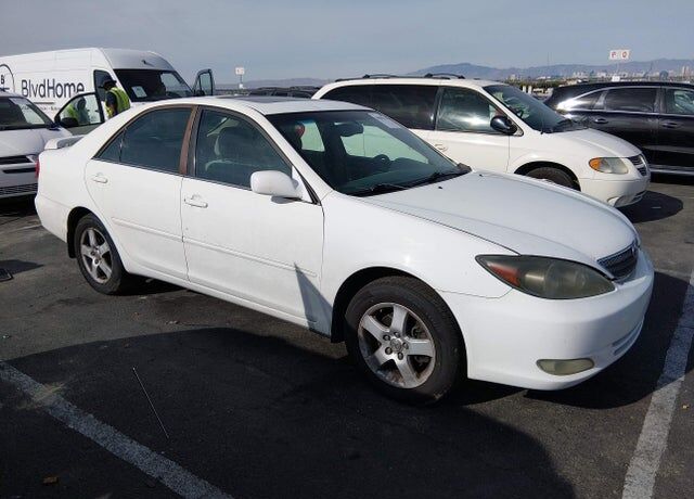 2004 TOYOTA Camry
