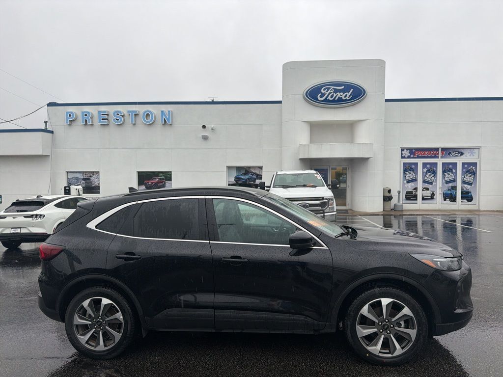 2025 FORD Escape