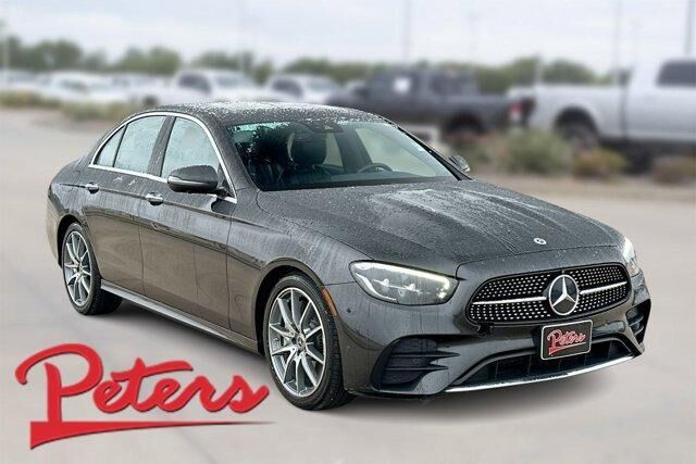 2022 MERCEDES-BENZ E-Class