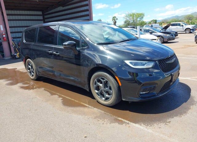 2022 CHRYSLER Pacifica