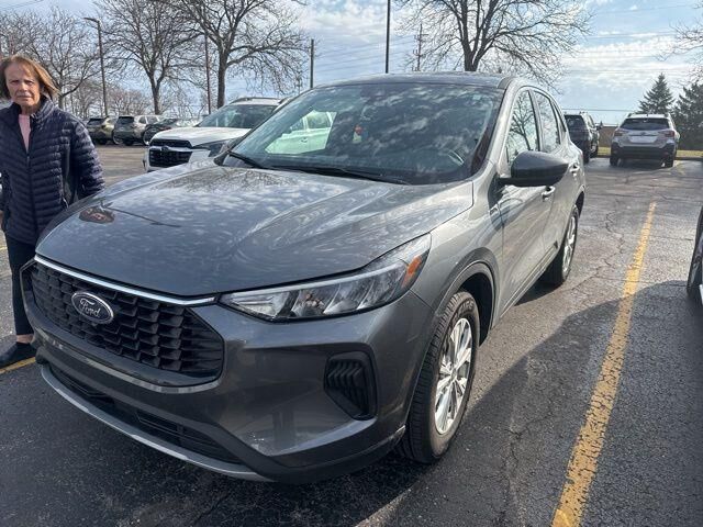 2023 FORD Escape