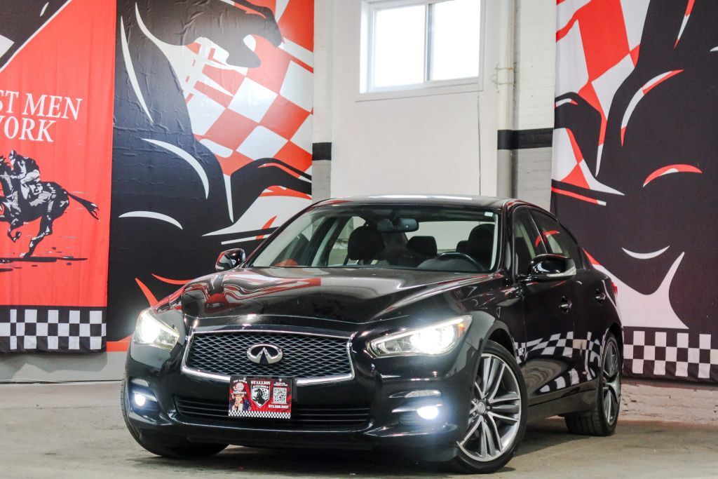 2015 INFINITI Q50