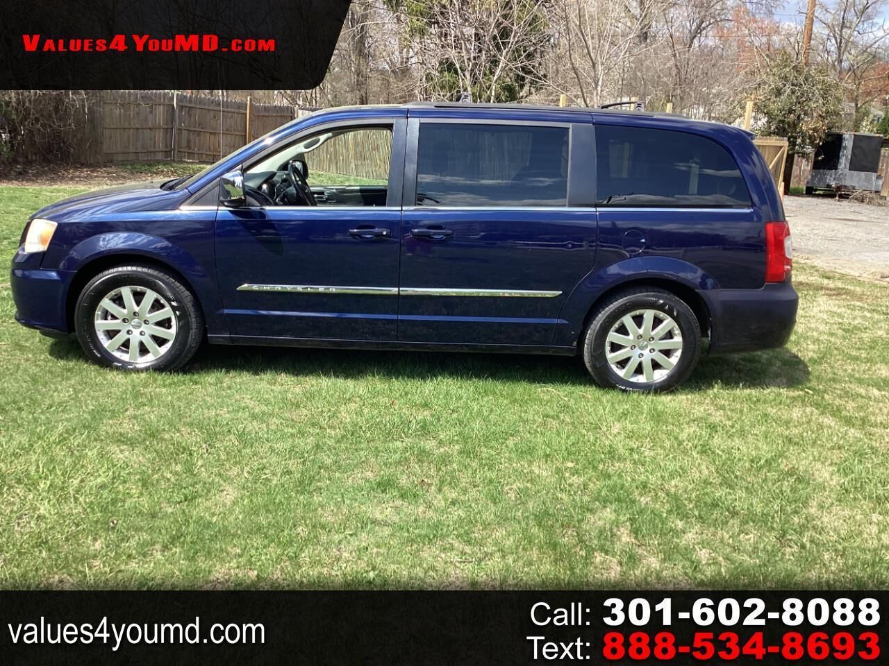 2012 CHRYSLER Town and Country