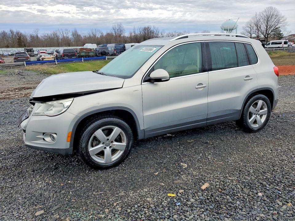 2010 VOLKSWAGEN Tiguan
