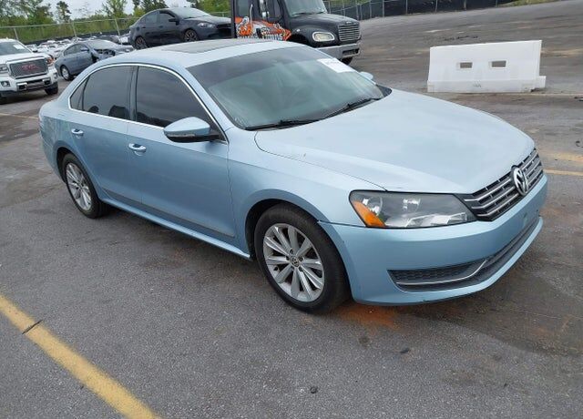2012 VOLKSWAGEN Passat