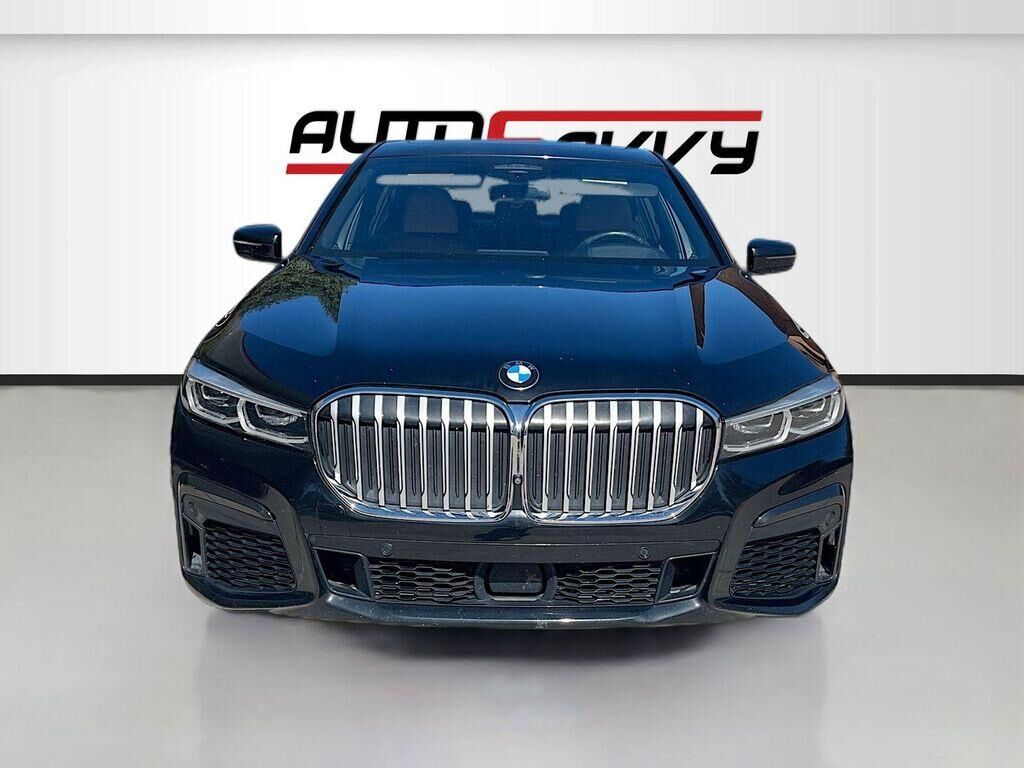 2022 BMW 750i