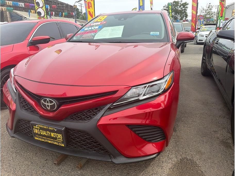 2019 TOYOTA Camry