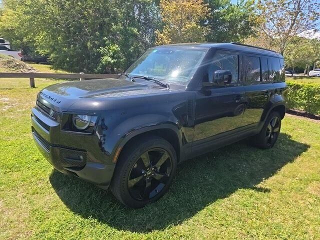 2024 LAND ROVER Defender