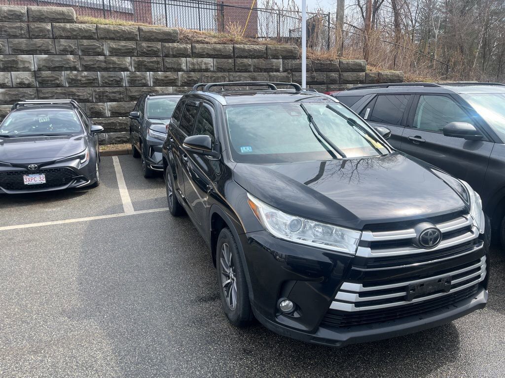 2017 TOYOTA Highlander
