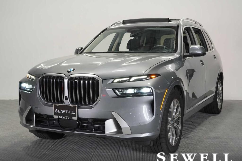 2023 BMW X7