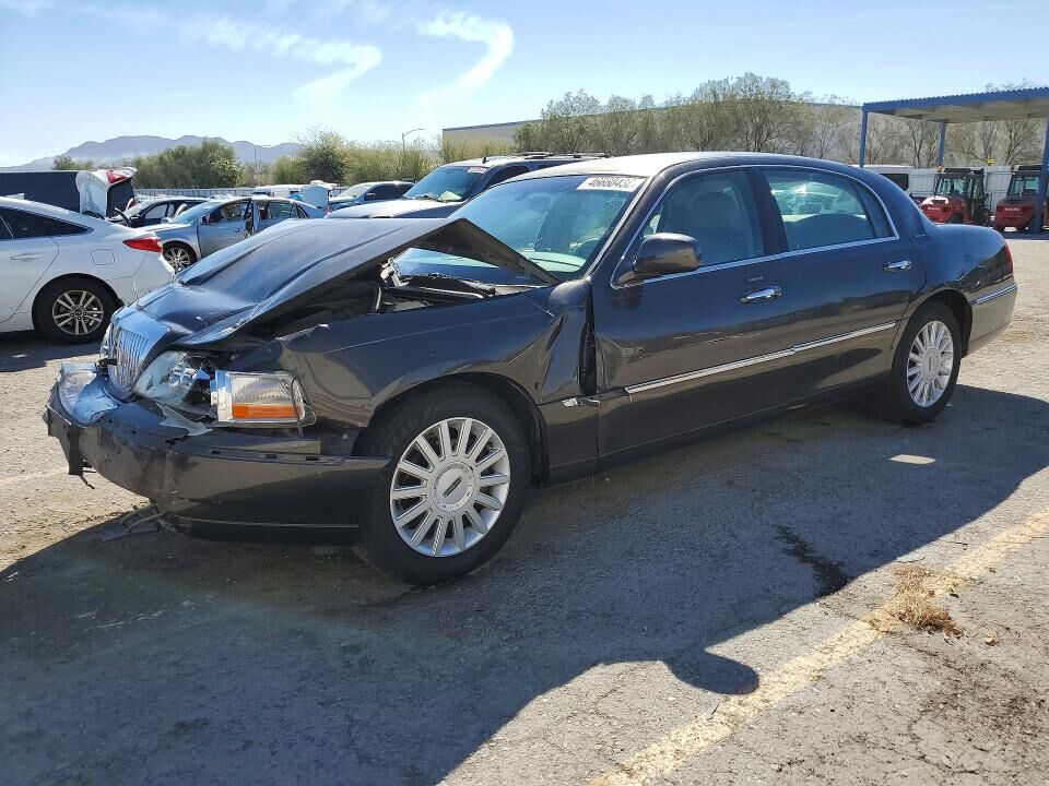 2005 LINCOLN Town Car