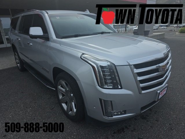 2017 CADILLAC Escalade ESV