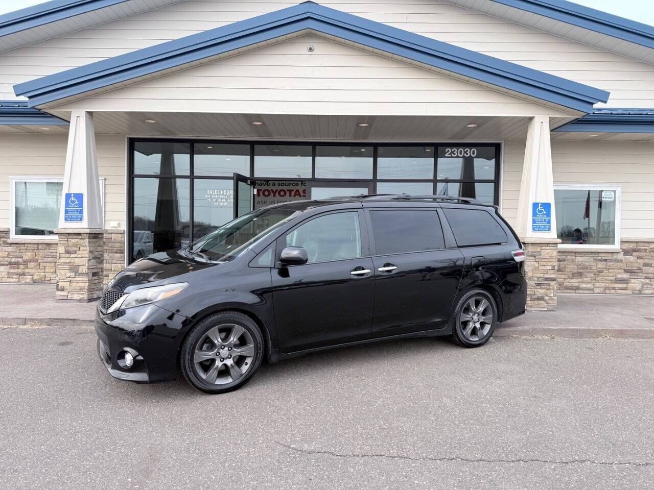2015 TOYOTA Sienna