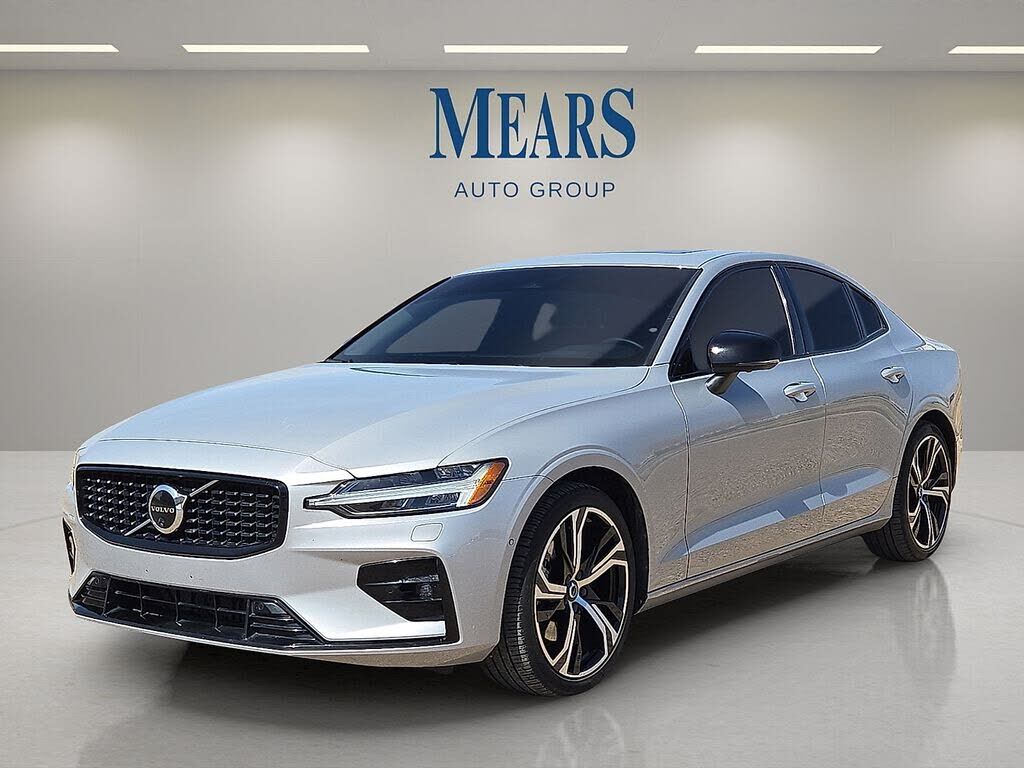 2024 VOLVO S60