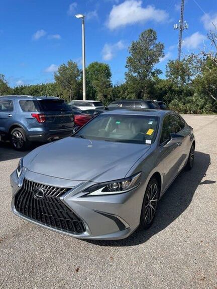 2024 LEXUS ES
