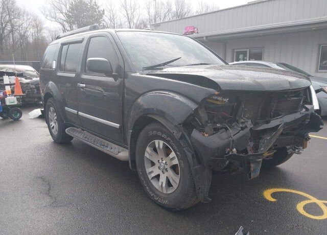 2011 NISSAN Pathfinder