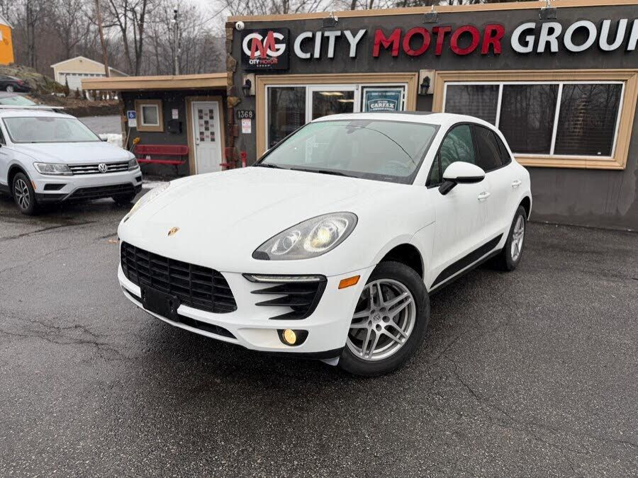 2018 PORSCHE Macan