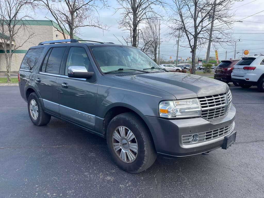 2010 LINCOLN Navigator