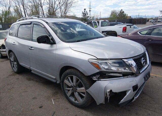 2016 NISSAN Pathfinder