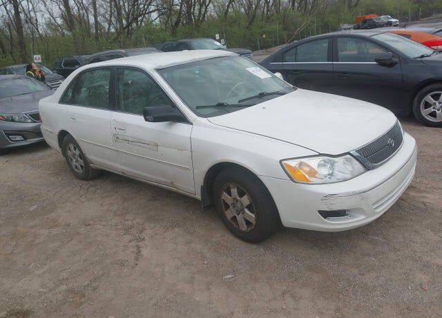 2001 TOYOTA Avalon