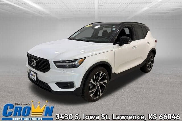 2020 VOLVO XC40