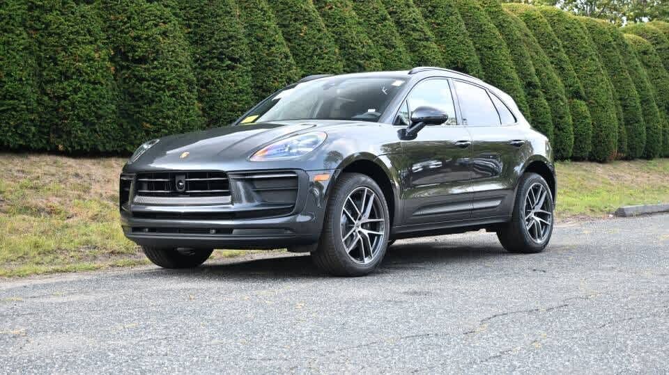 2026 PORSCHE Macan