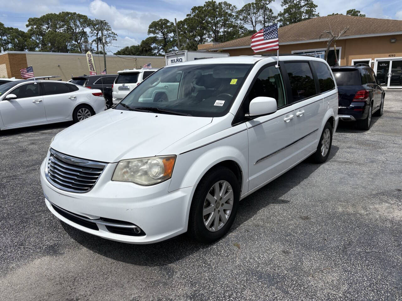 2014 CHRYSLER Town and Country