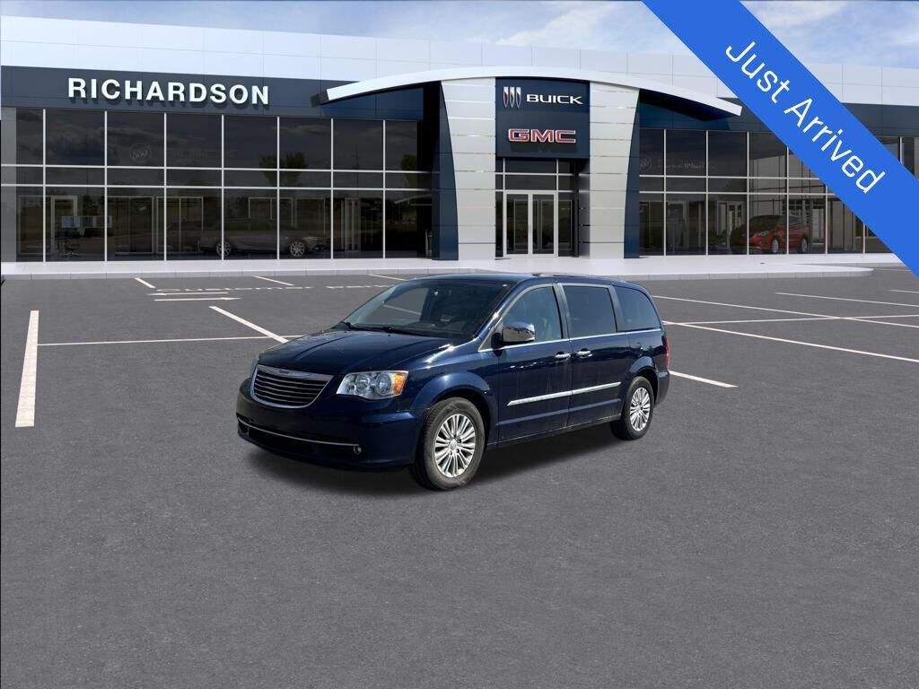 2015 CHRYSLER Town and Country