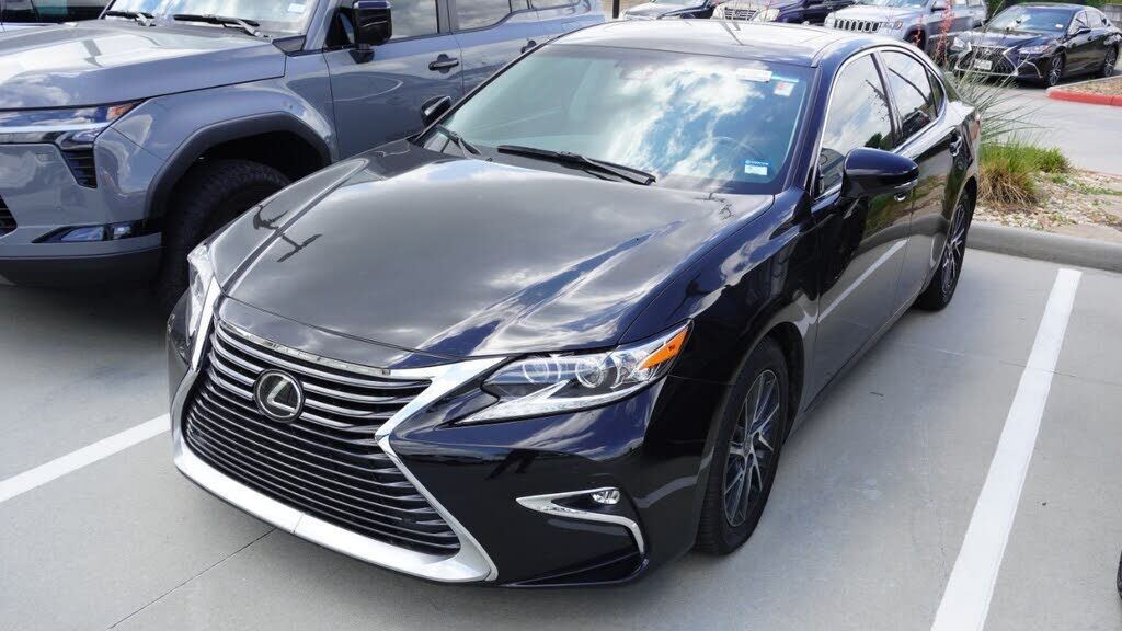 2017 LEXUS ES