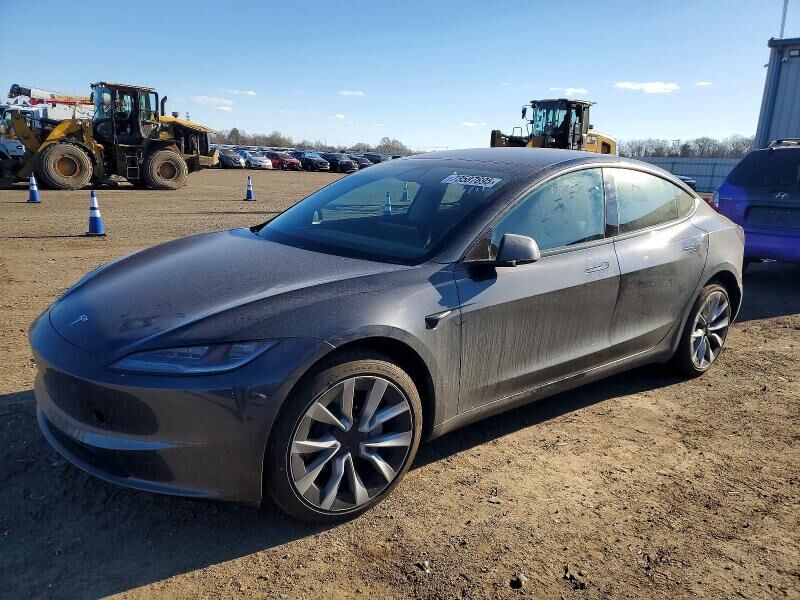 2025 TESLA Model 3